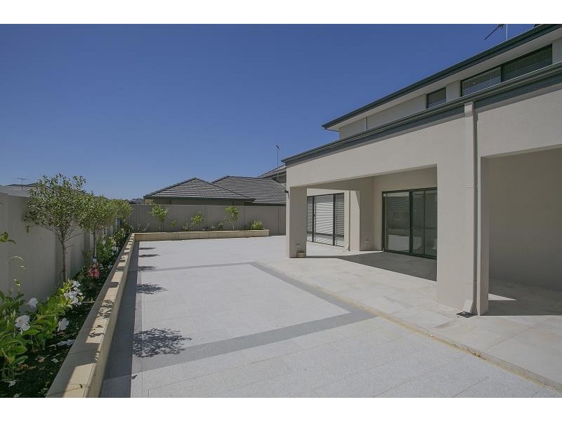 7 Kokoda Boulevard, Dianella WA 6059