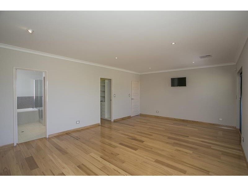 7 Kokoda Boulevard, Dianella WA 6059