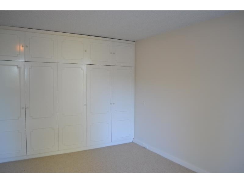 GC/16 Kings Park Avenue, Crawley WA 6009