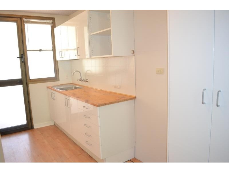 GC/16 Kings Park Avenue, Crawley WA 6009