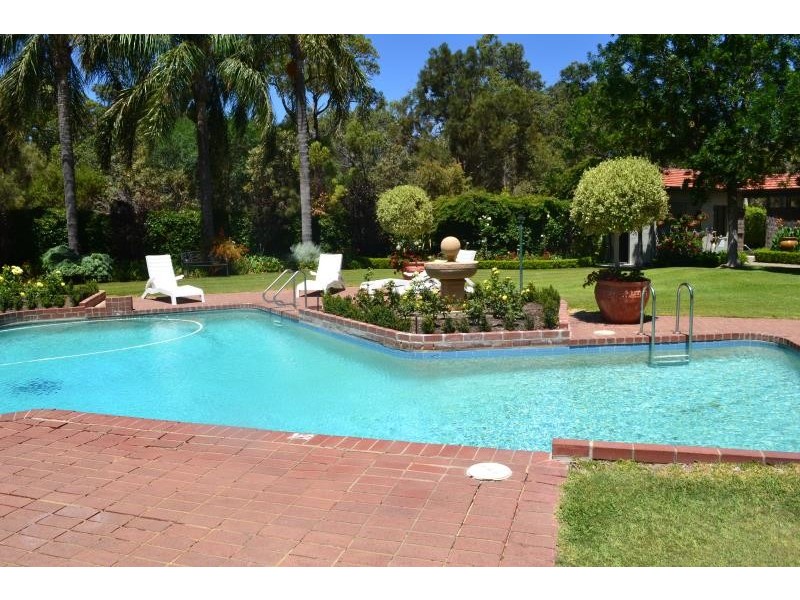 GC/16 Kings Park Avenue, Crawley WA 6009