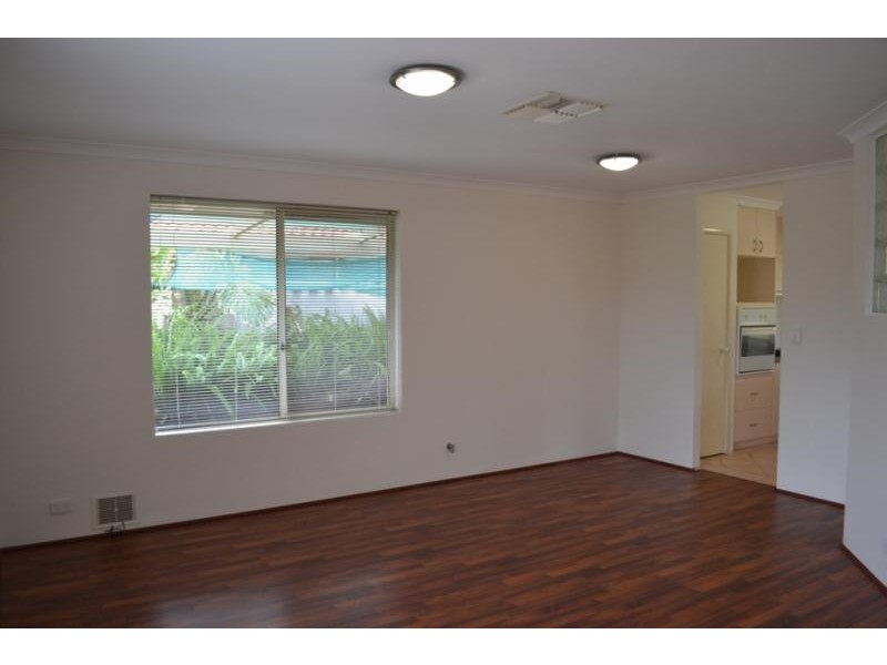 15 Oakfield Retreat, Ballajura WA 6066