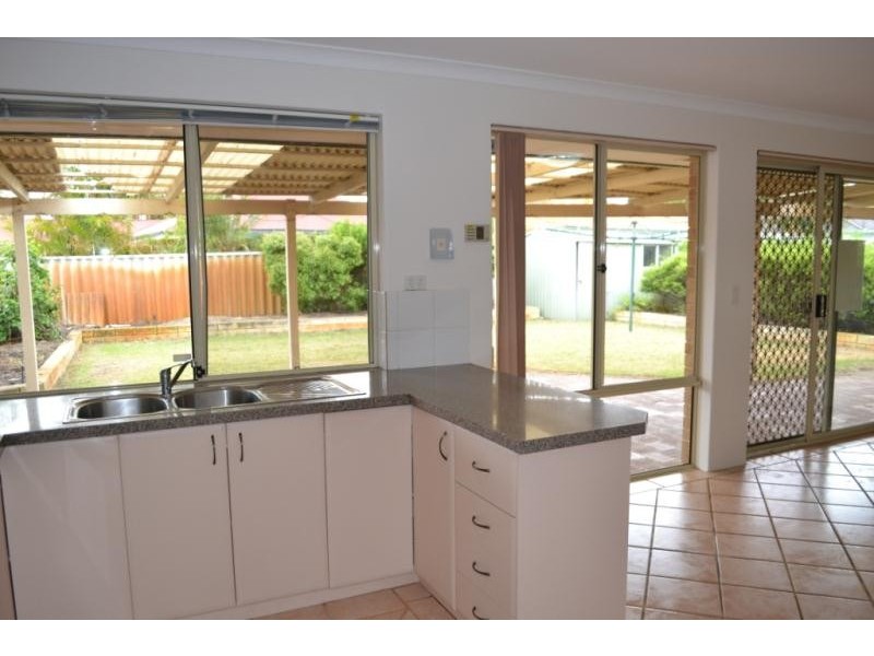 15 Oakfield Retreat, Ballajura WA 6066