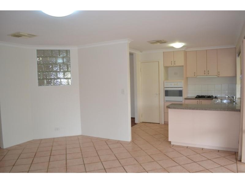 15 Oakfield Retreat, Ballajura WA 6066