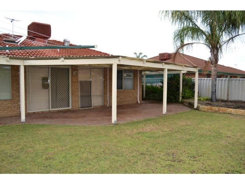 15 Oakfield Retreat, Ballajura WA 6066