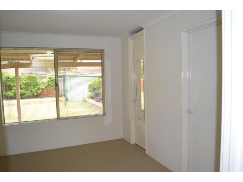 15 Oakfield Retreat, Ballajura WA 6066