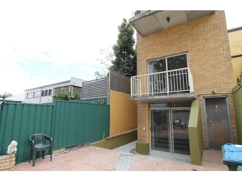 Rear 1/184 Lilyfield Rd (enter via rear), Leichhardt NSW 2040
