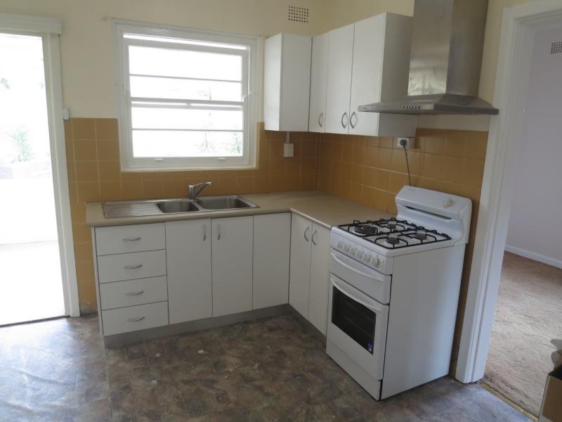 69 Florence Ave, Eastlakes NSW 2018