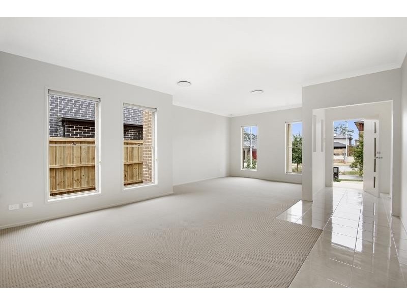 7 Grazier Rd, Rouse Hill NSW 2155