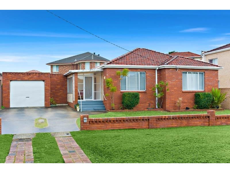 14 Hume St, Chifley NSW 2036
