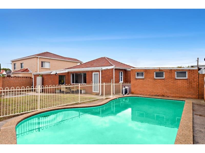 14 Hume St, Chifley NSW 2036