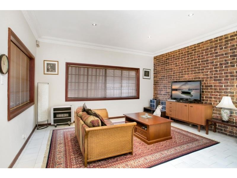 12 Hollywood St, Monterey NSW 2217