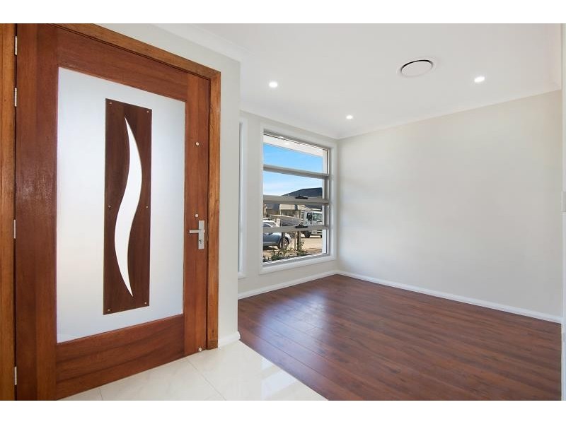 4 Bushpea Ave, Denham Court NSW 2565