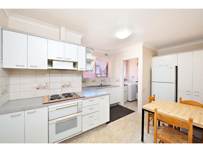 8/5 Phillip Street, Roselands NSW 2196