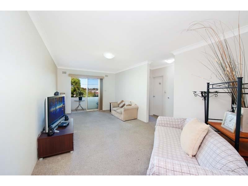 8/5 Phillip Street, Roselands NSW 2196