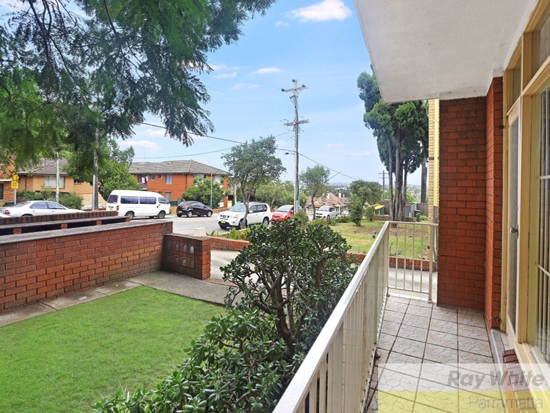 2/142a Good Street, Harris Park NSW 2150