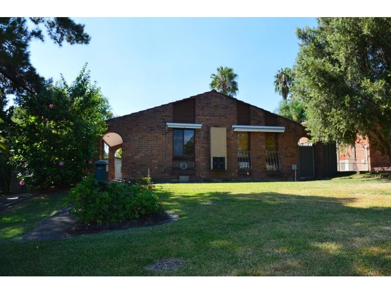 2 Ravenglass Place, Cranebrook NSW 2749