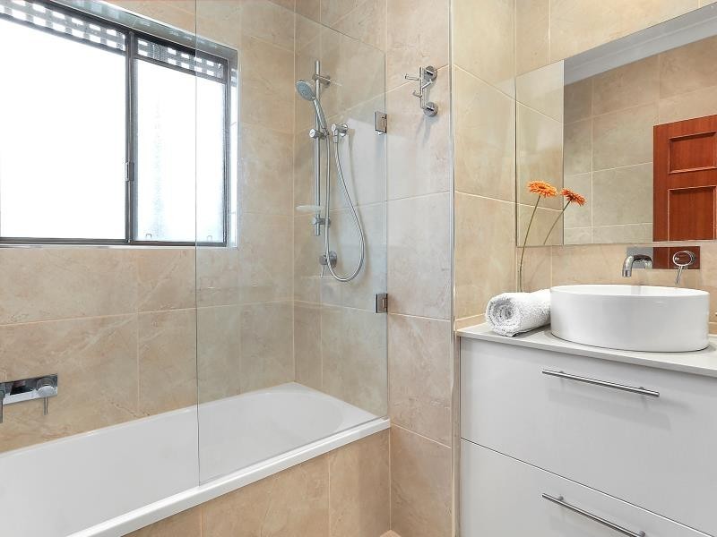 9 Crombie Street, Clayfield QLD 4011