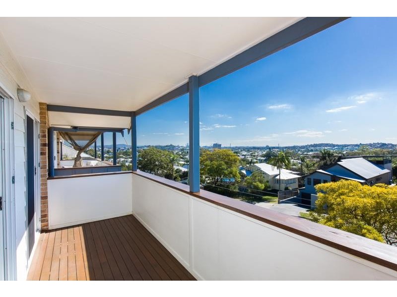 1/72 Miles Street, Hawthorne QLD 4171