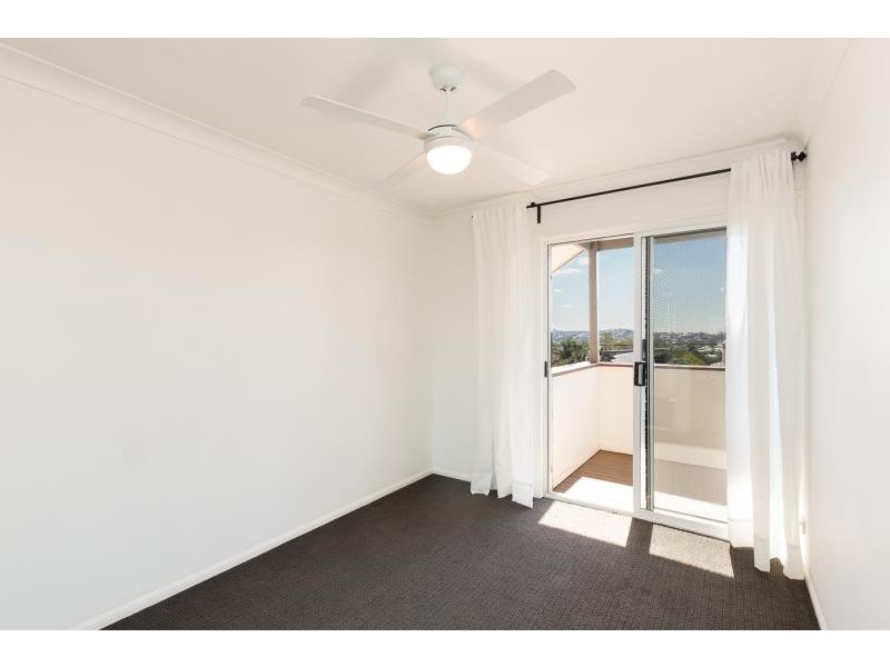 1/72 Miles Street, Hawthorne QLD 4171