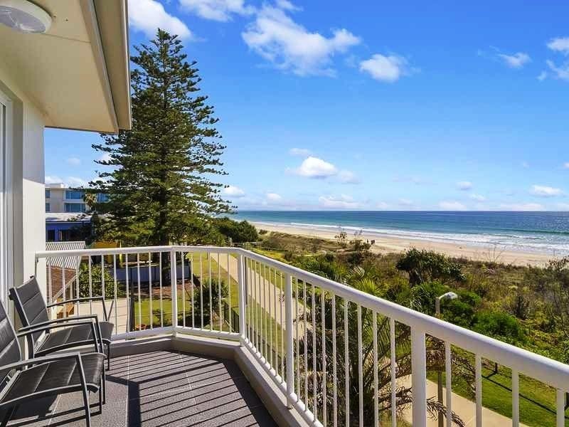 8/241 Golden Four Avenue, Bilinga QLD 4225