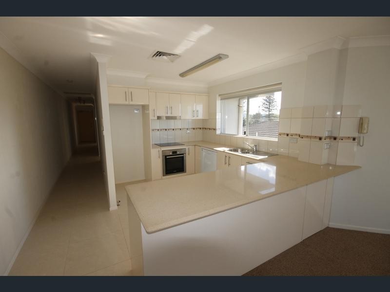 8/241 Golden Four Avenue, Bilinga QLD 4225