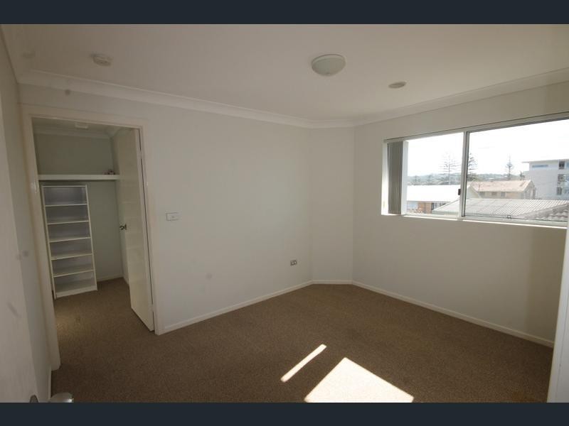 8/241 Golden Four Avenue, Bilinga QLD 4225