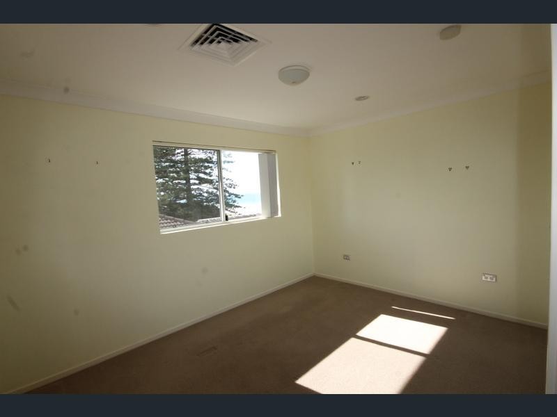 8/241 Golden Four Avenue, Bilinga QLD 4225