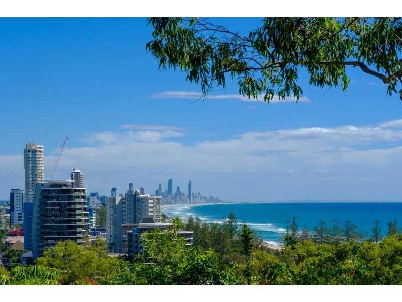 2/18 Brake St, Burleigh Heads QLD 4220