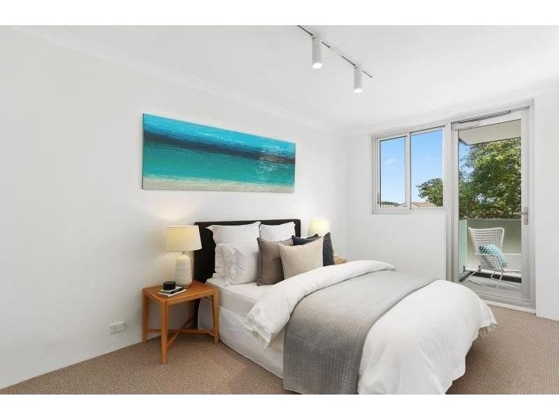 10/17 Wallis Parade, North Bondi NSW 2026