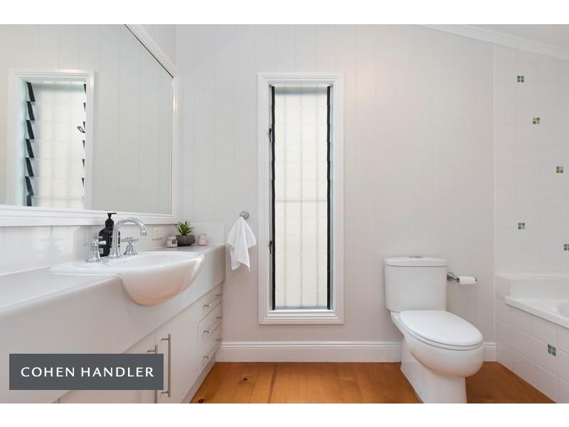 33 Copeland Street, Milton QLD 4064