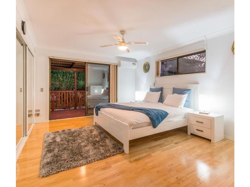 3 Marianna Street, Mansfield QLD 4122