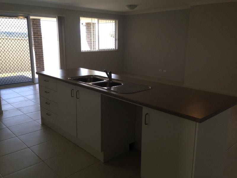 8 Lambkin Street, Singleton NSW 2330