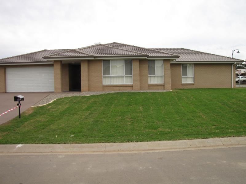 2 Muirfield Avenue, Cessnock NSW 2325