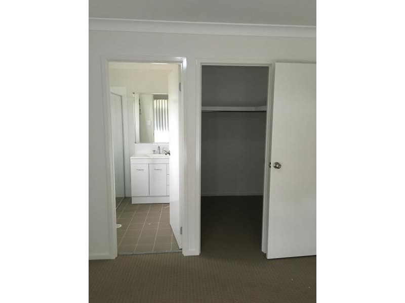 42 Trebbiano Drive, Cessnock NSW 2325