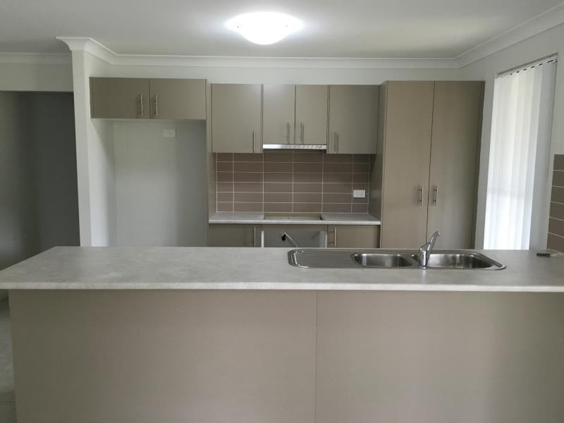 42 Trebbiano Drive, Cessnock NSW 2325