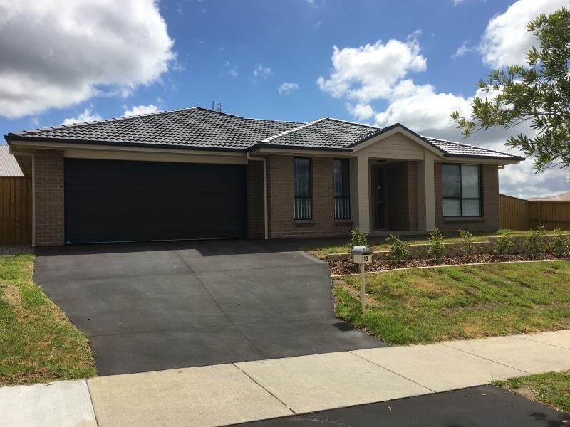 13 Redgum Circuit, Aberglasslyn NSW 2320