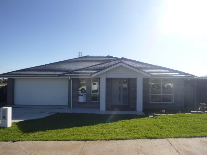 4 Tanzanite Street, Rutherford NSW 2320