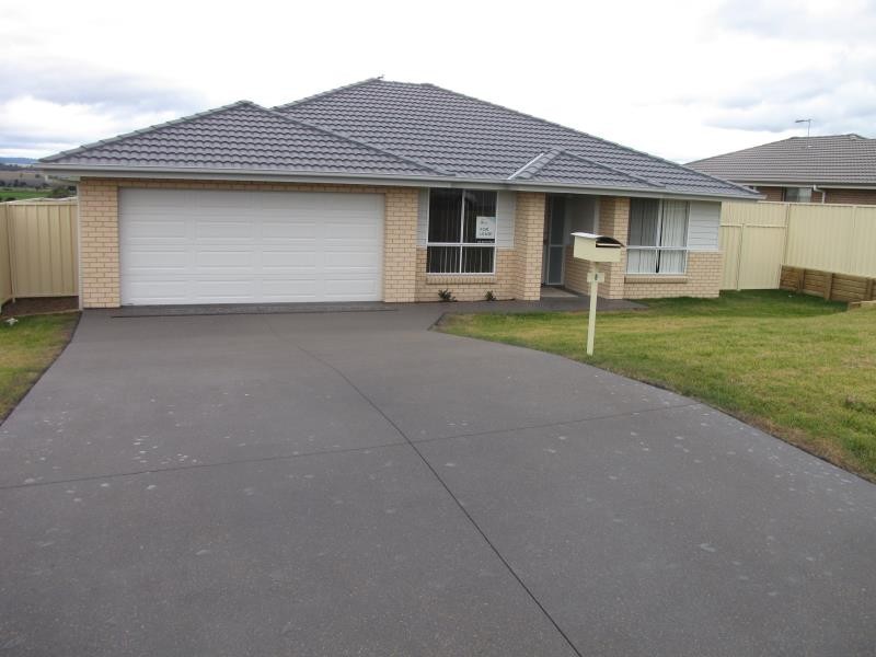 8 Jeune Street, Muswellbrook NSW 2333
