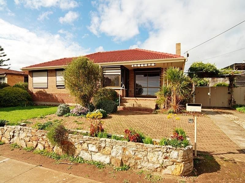 4 Brodie Crescent, Christies Beach SA 5165