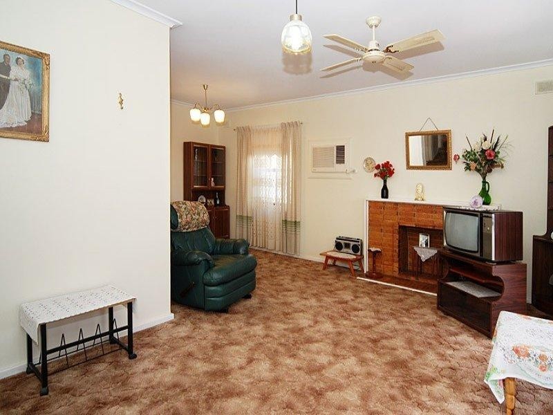 4 Brodie Crescent, Christies Beach SA 5165