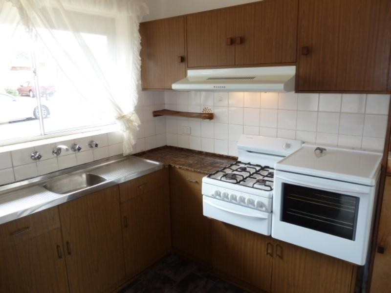 2 Canberra Crescent, Valley View SA 5093