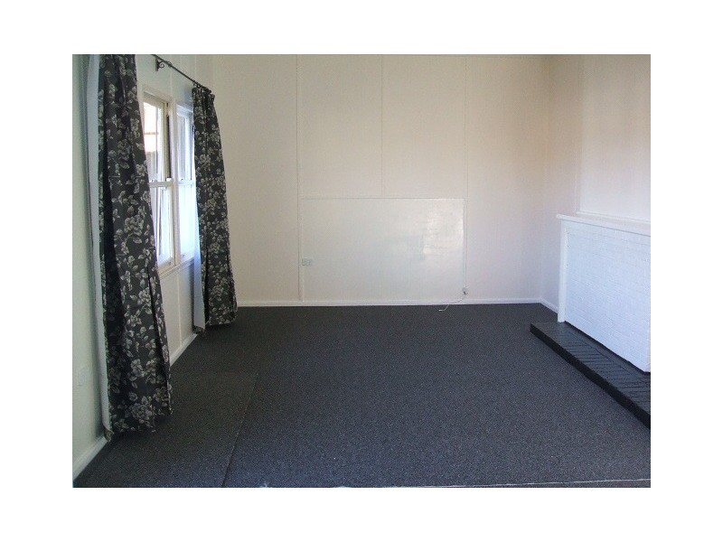 2/36 Baron Street, Cooma NSW 2630