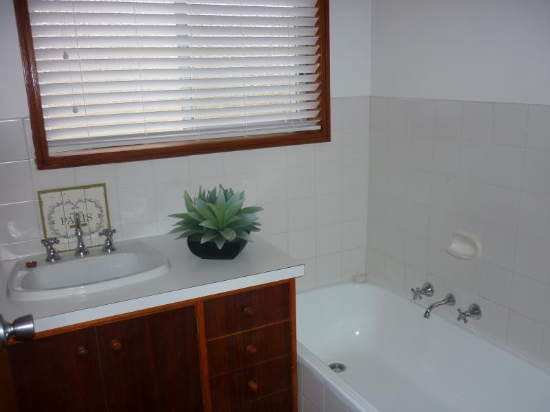 12 Woolalla Street, Cooma NSW 2630