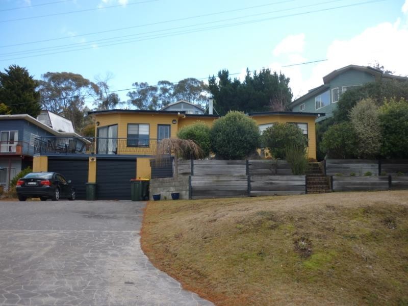 8 Rainbow Street, Old Adaminaby NSW 2629