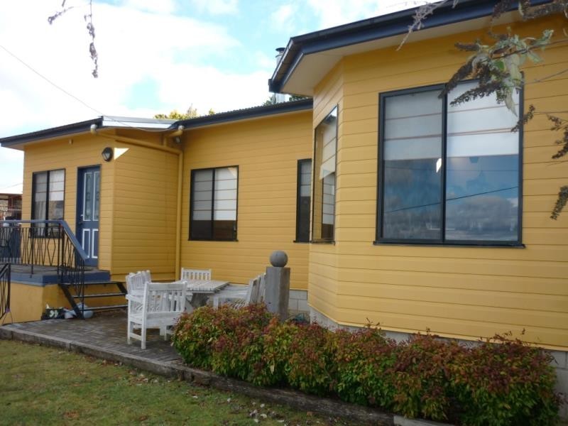 8 Rainbow Street, Old Adaminaby NSW 2629