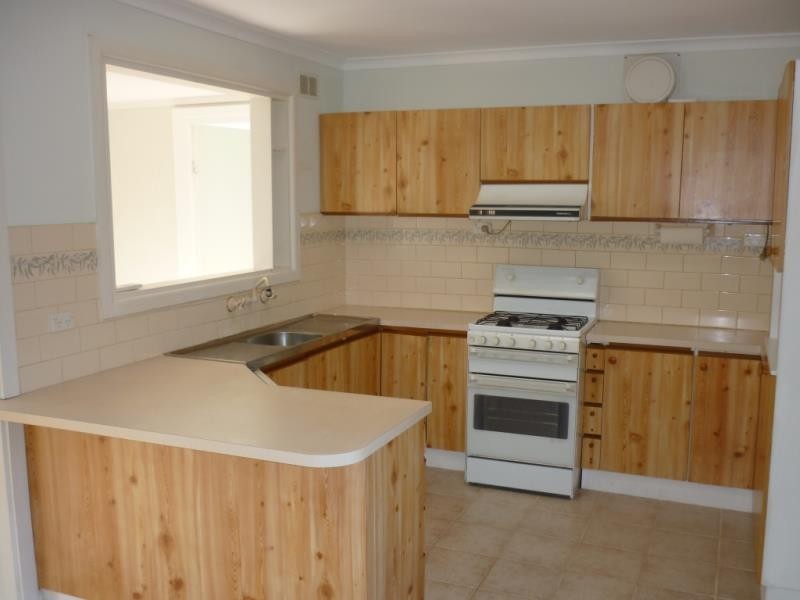 42 Baron Street, Cooma NSW 2630