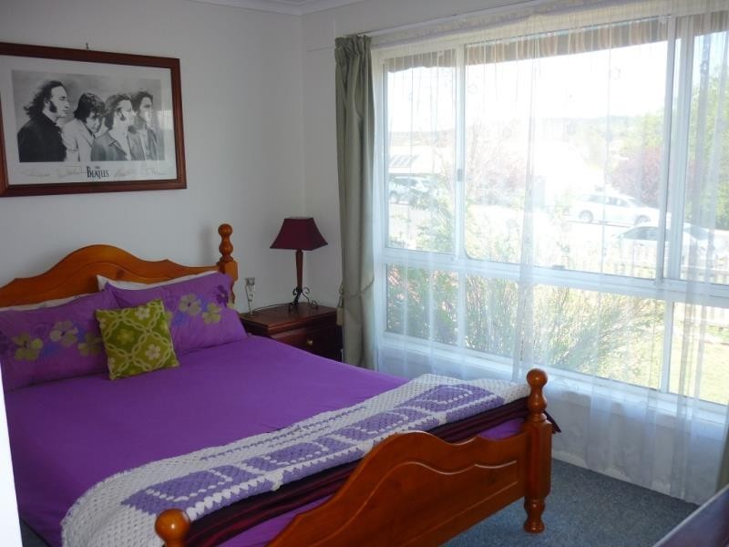 42 Baron Street, Cooma NSW 2630