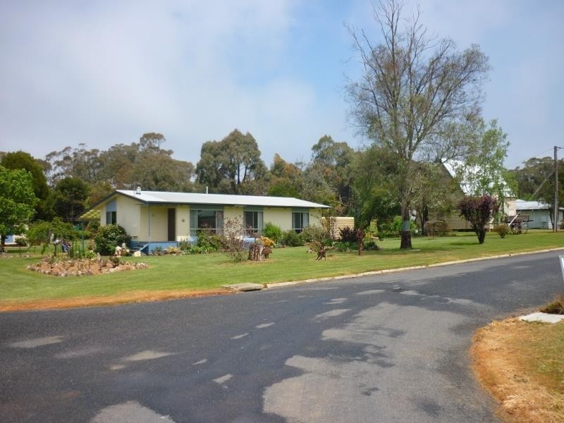 20 Nichol Street, Bendoc VIC 3888