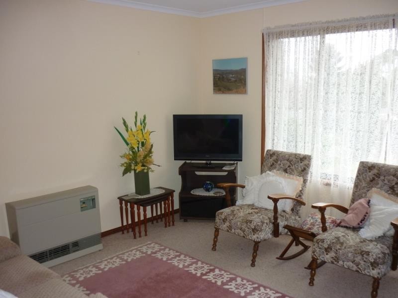 27 Stoke Street, Adaminaby NSW 2629